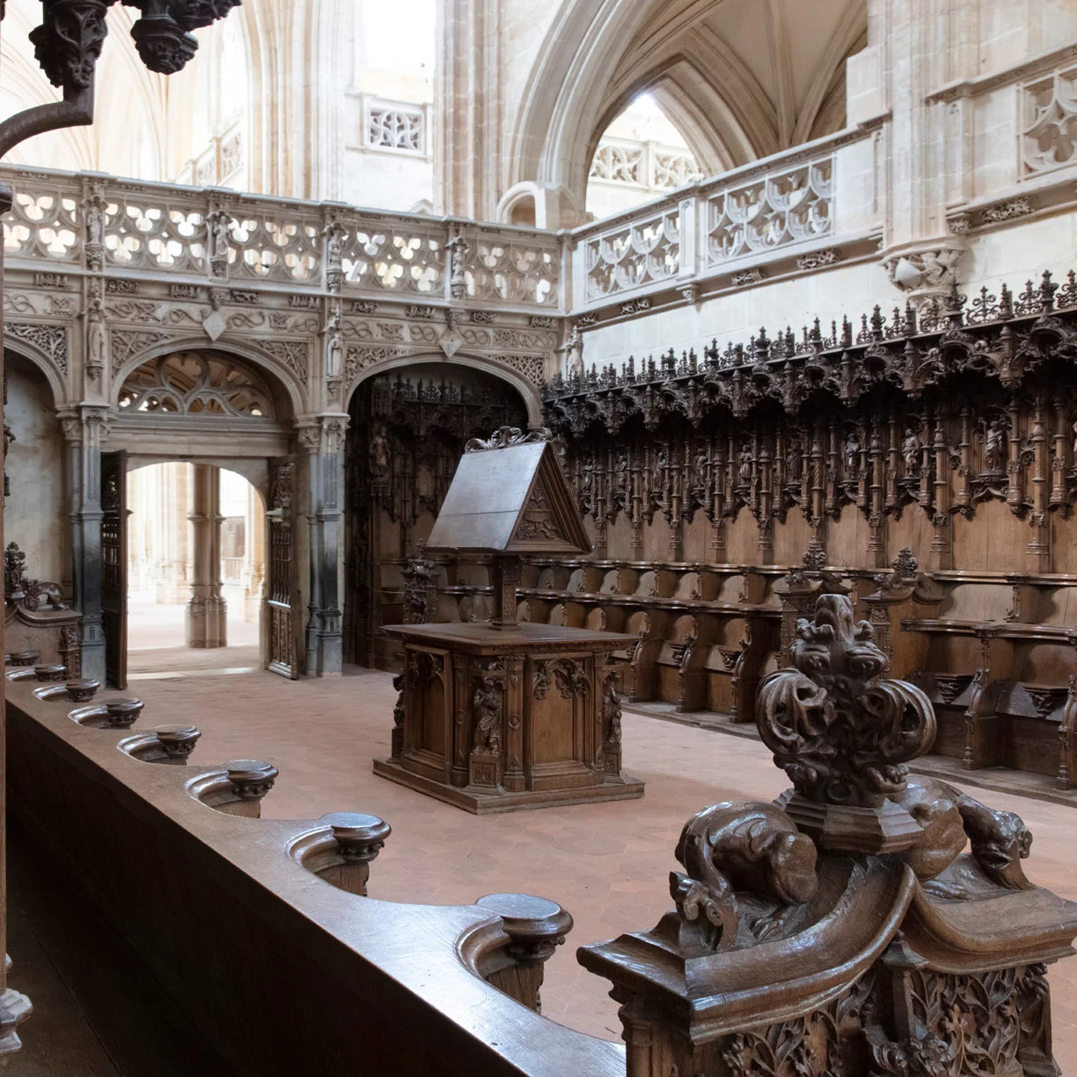Stalles et tombeaux de Brou