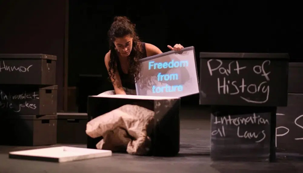 Théâtre : « LANGUAGE: NO BROBLEM » de et par Marah HAJ HUSSEIN.