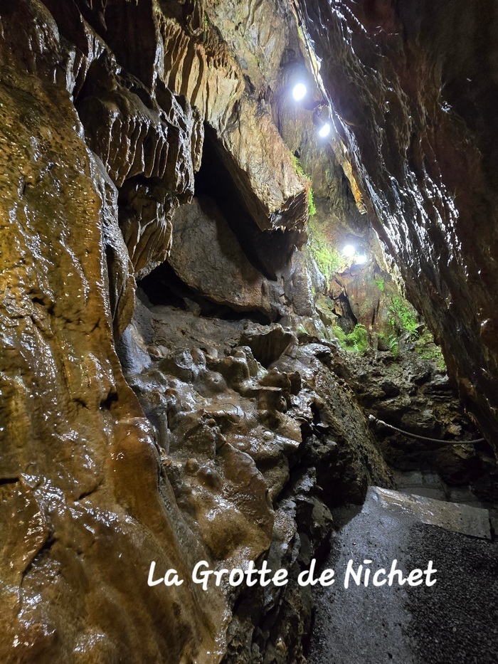 Visite guidée d'une grotte