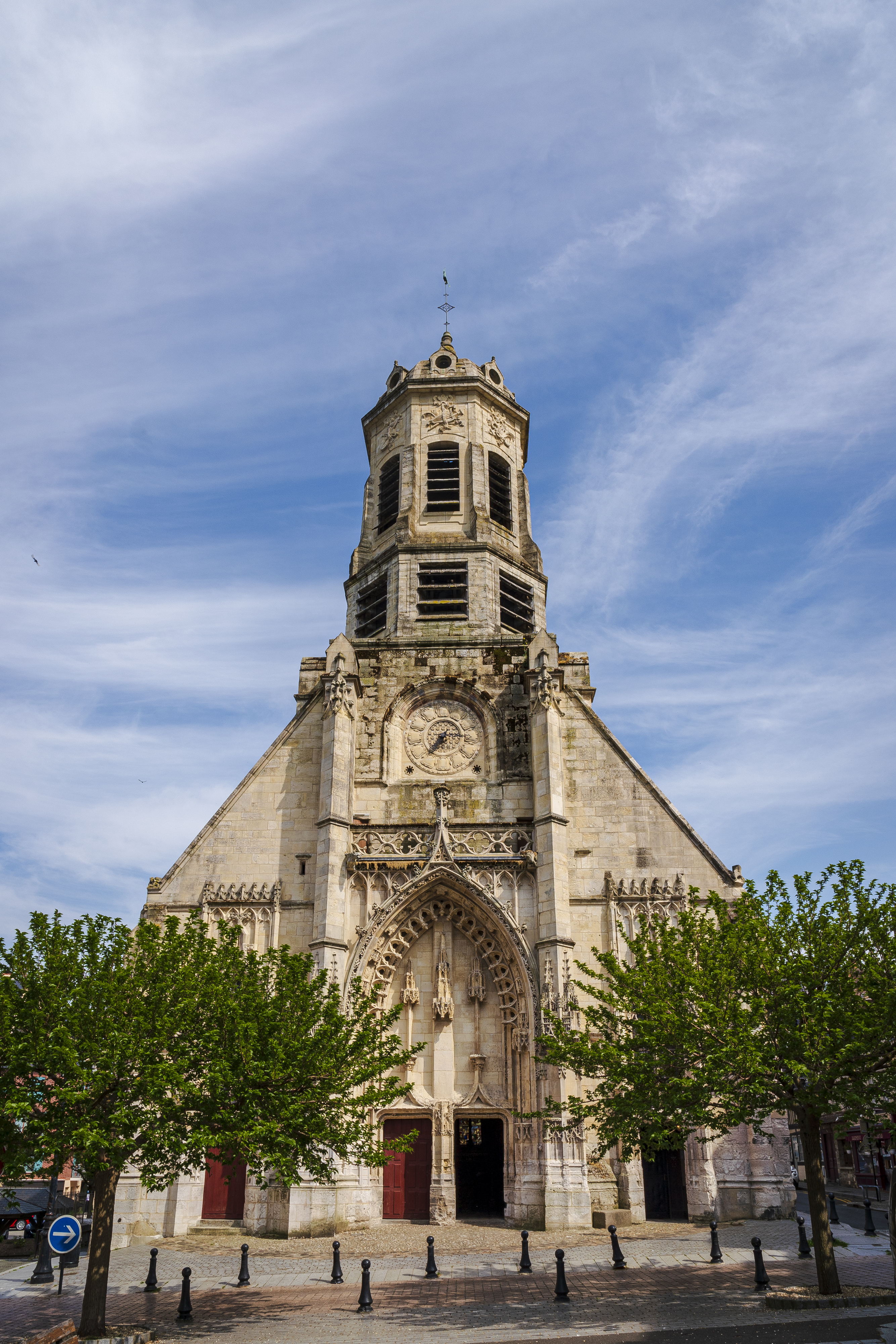 Visite guidée de l’église Saint-Léonard : de la petite à la grande Histoire