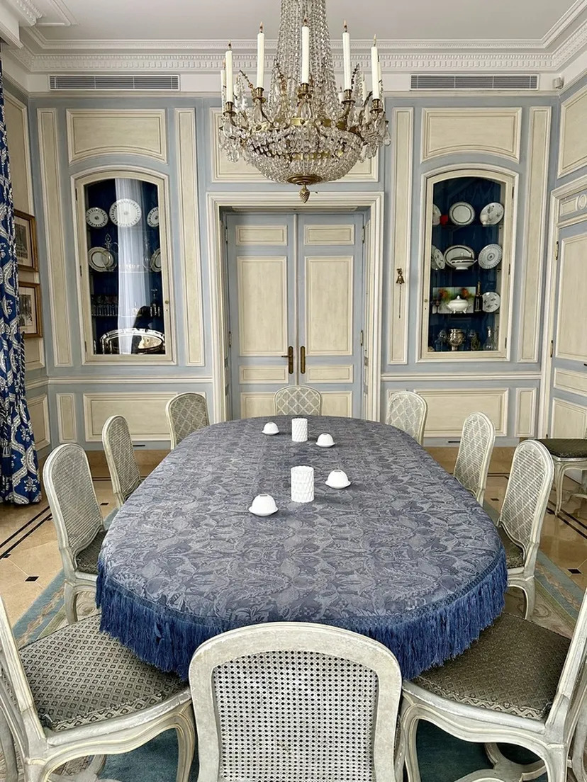 Visite des salons privés de l'une des plus grandes maisons de Champagne