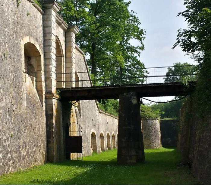 Visite du Fort Henriot à Bruyères-et-Montbérault