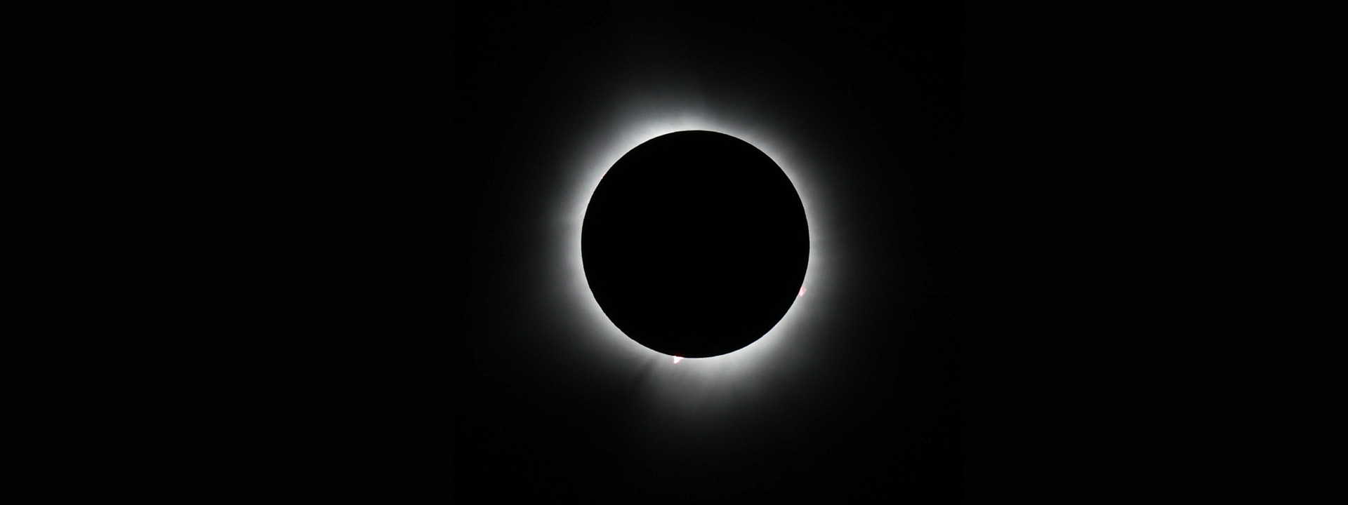 Éclipse solaire : quand la Lune rencontre le Soleil